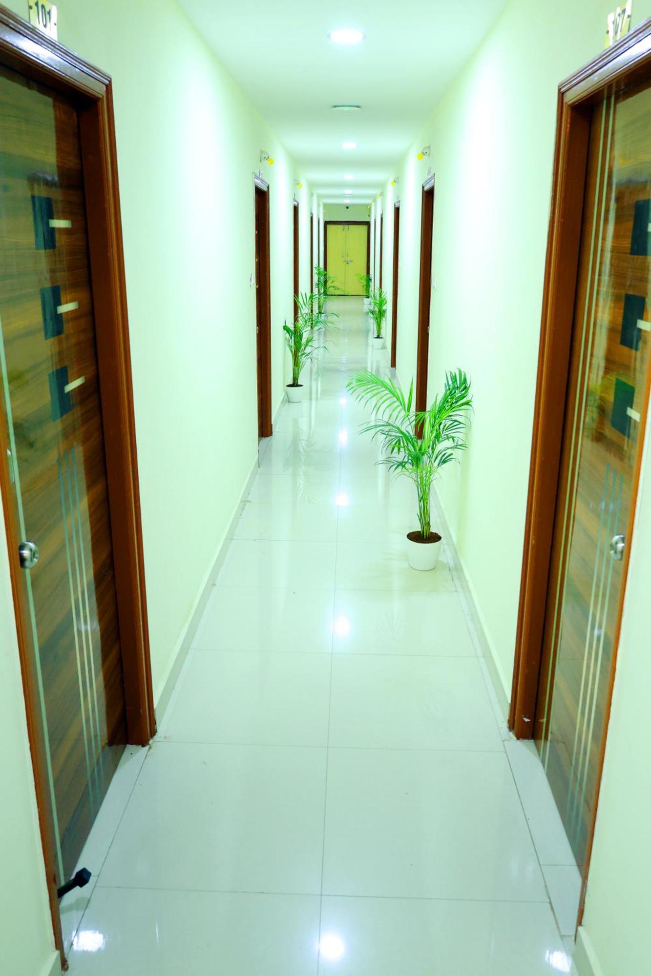 Sri Nilayam Inn Tirupati Exterior foto